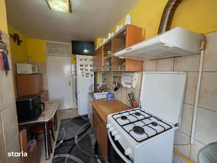 Apartament cu 4 camere decomandat în Hipodrom 3