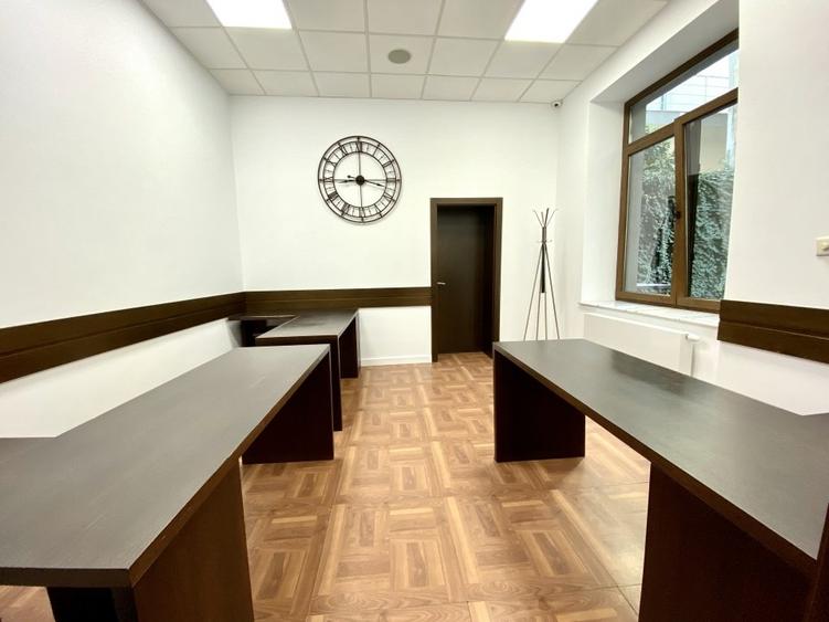 Casă cu 10 camere cu Teren 180 Mp în Calea Călărașilor