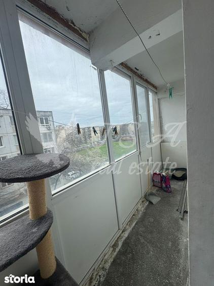 Apartament cu 3 camere decomandat în Rahova
