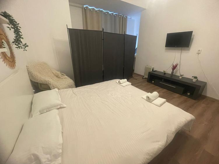 Apartament cu 4 camere decomandat în P-ța Universității