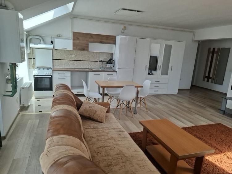 Apartament cu 2 camere semidecomandat în Florești