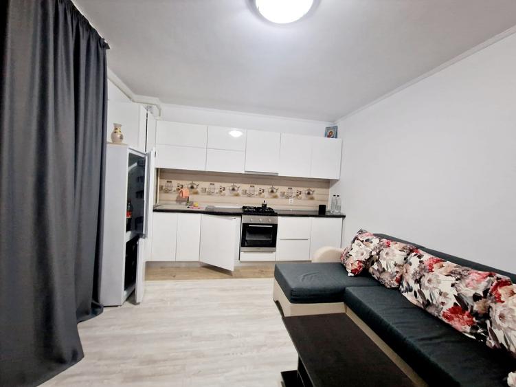 Apartament cu 2 camere decomandat în Tomis Plus