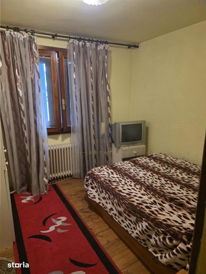 Apartament cu 6 camere în Aradului