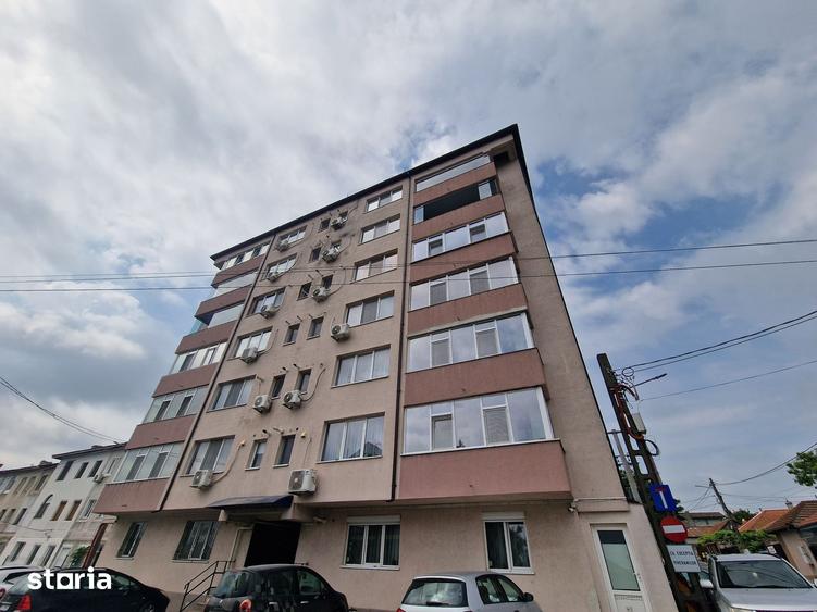Apartament cu 3 camere semidecomandat în Gara