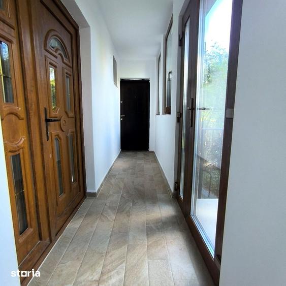Casă cu 5 camere cu Teren 1070 Mp în Bucium