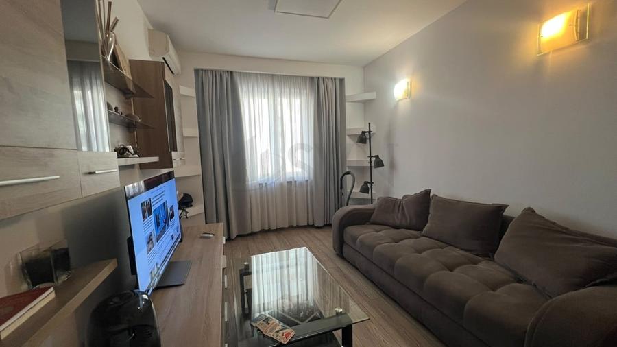 Apartament cu 2 camere decomandat în Barbu Văcărescu