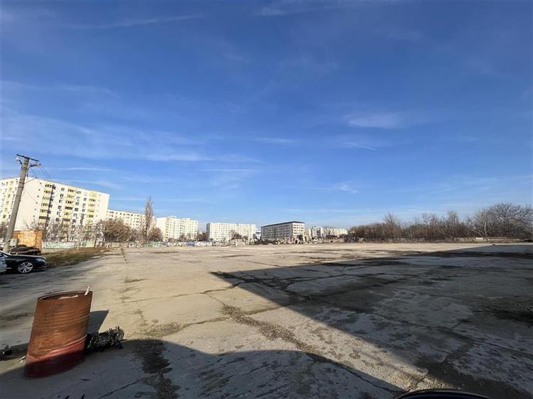 Spațiu industrial, de 5,000 mp, în Fizicienilor