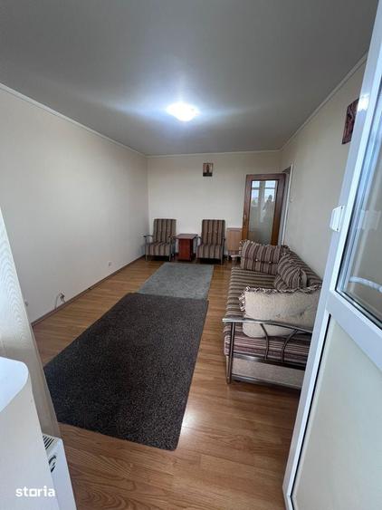 Apartament cu 3 camere decomandat în Berceni
