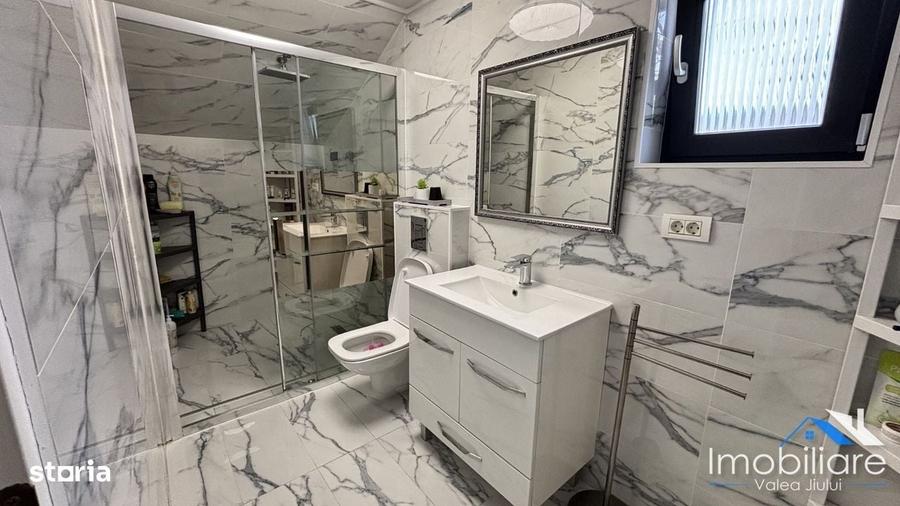 Casă cu 4 camere cu Teren 1200 Mp în Central