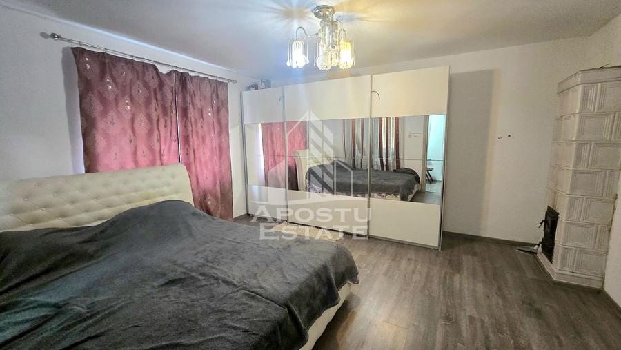 Casă individuală cu 5 camere cu Canalizare în Mehala