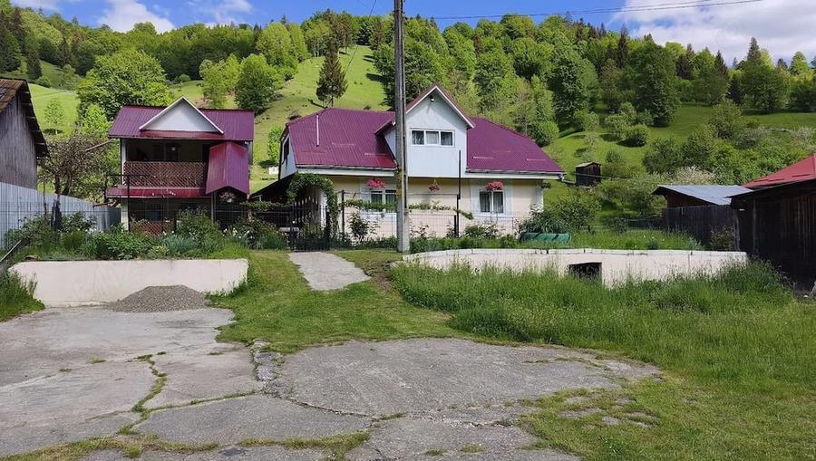 Casă cu Teren 3344 Mp în Dreptu
