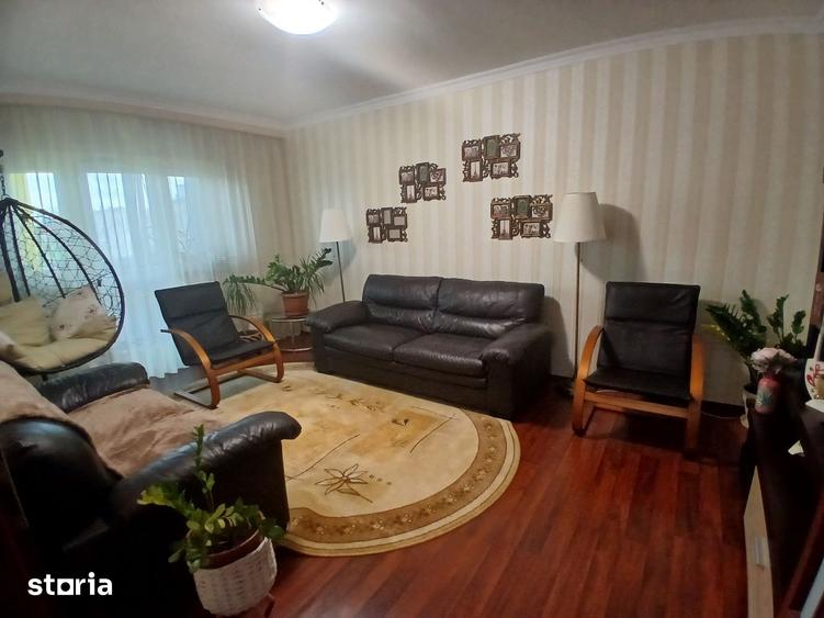 Apartament cu 4 camere decomandat în Berceni