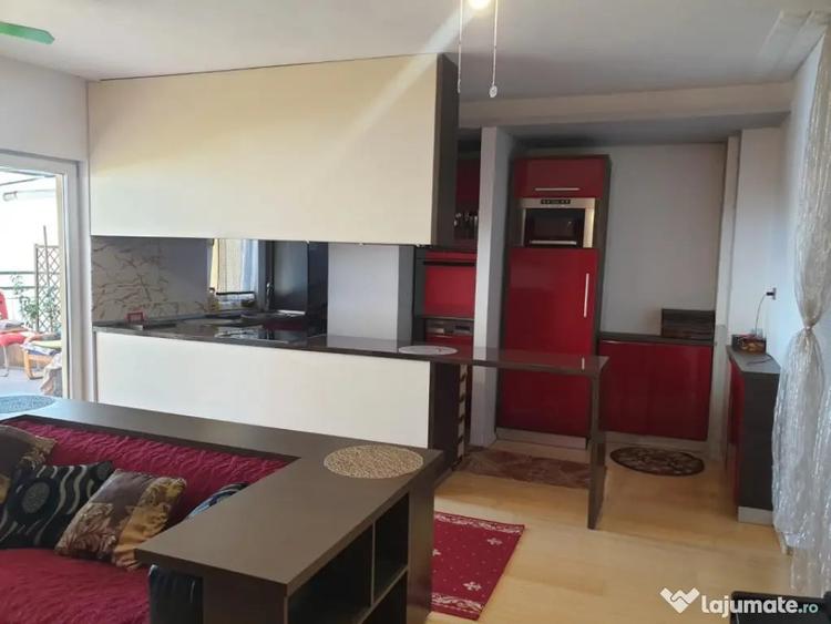 Apartament cu 3 camere decomandat în Zorilor