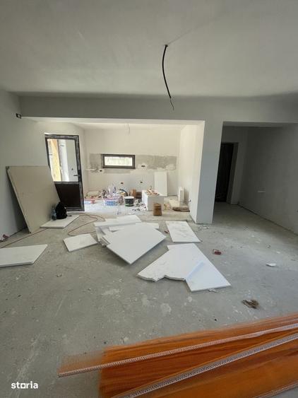 Casă cu 4 camere în Vârteju