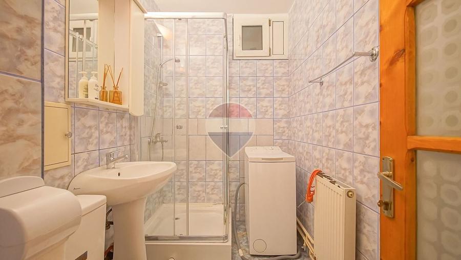 Apartament cu 2 camere nedecomandat, mobilat în Centrul Civic