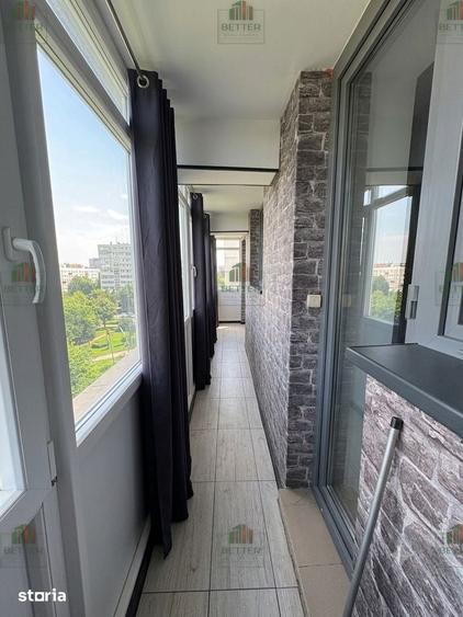 Apartament cu 3 camere semidecomandat în Berceni