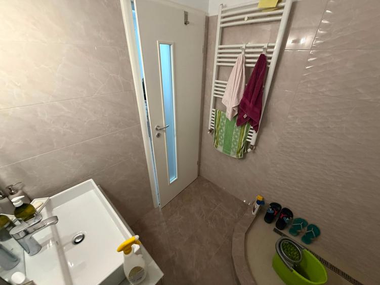Casă individuală cu 5 camere cu Canalizare în Chiajna