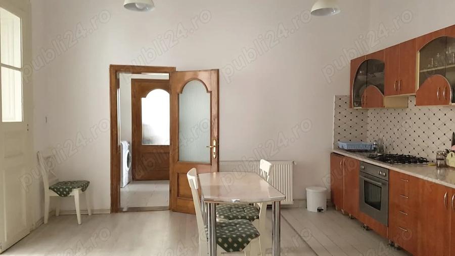 Casă cu 3 camere cu Teren 1477 Mp în Central
