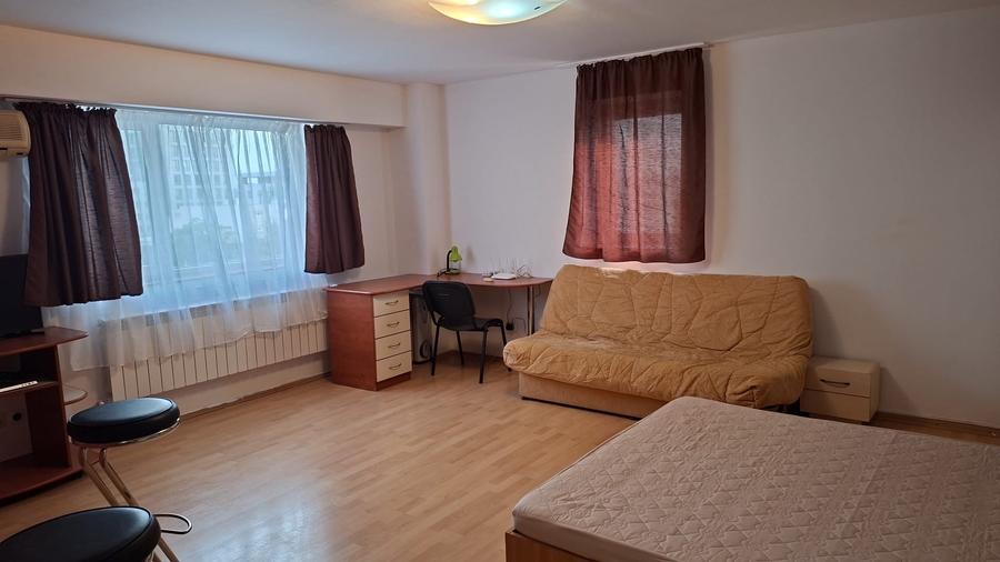 Garsonieră decomandată în Unirii