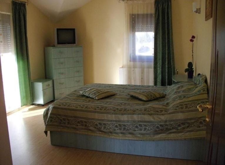 Casă cu 4 camere în Lilieci