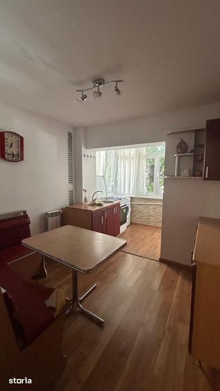 Apartament cu 3 camere decomandat, mobilat în Ultracentral
