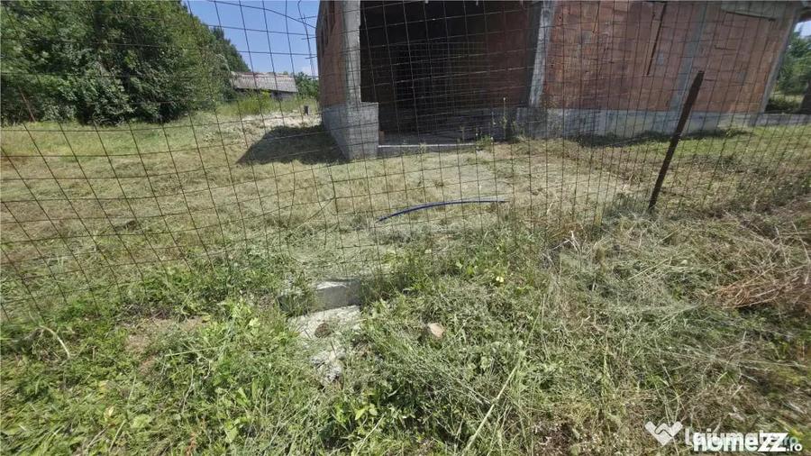 Casă cu 3 camere cu Teren 5314 Mp în Răchitova