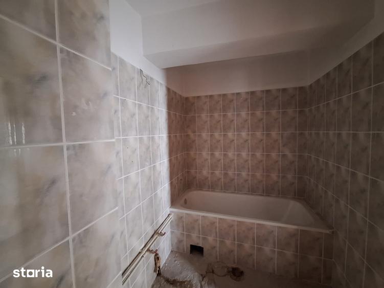 Apartament cu 3 camere decomandat în Bistrița Lac