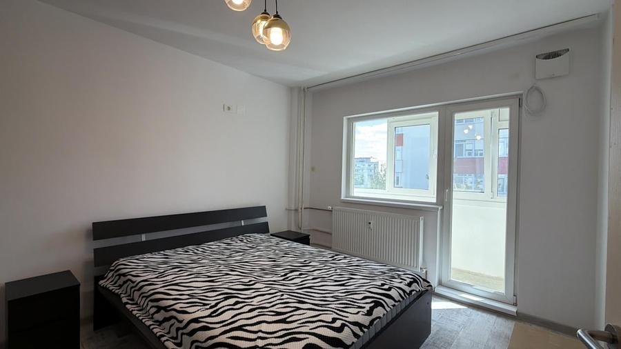 Apartament cu 3 camere decomandat în Olteniței