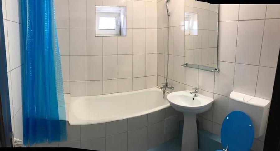 Apartament cu 4 camere decomandat în Tineretului