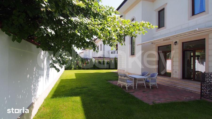 Casă cu 6 camere cu Teren 700 Mp în Central