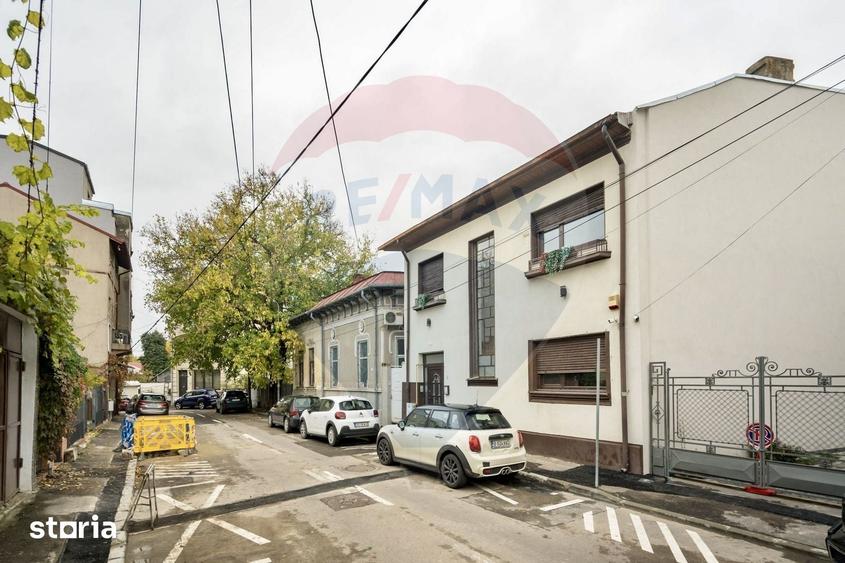 Apartament cu 3 camere în Victoriei