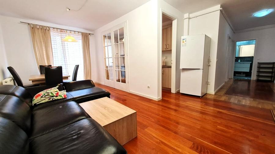 Apartament cu 3 camere, mobilat în Lazaret