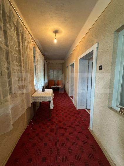 Casă individuală cu 2 camere cu Teren 1207 Mp în Brad