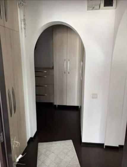 Apartament cu 3 camere decomandat în Exterior Vest