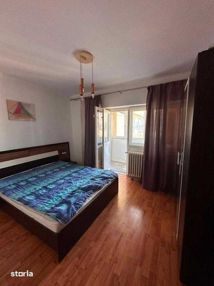 Apartament cu 4 camere decomandat în Tei