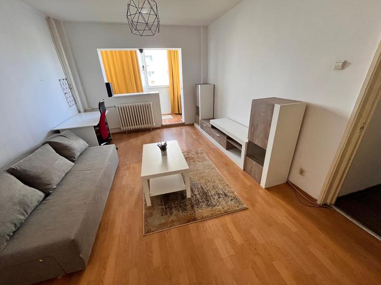 Apartament cu 3 camere decomandat în Dristor