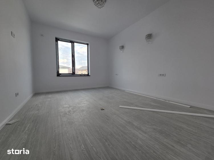 Casă cu 4 camere cu Teren 300 Mp în Cornetu