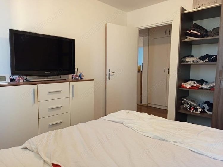 Apartament cu 4 camere decomandat în Progresul