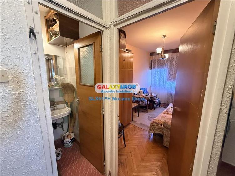 Apartament cu 3 camere decomandat în Republicii