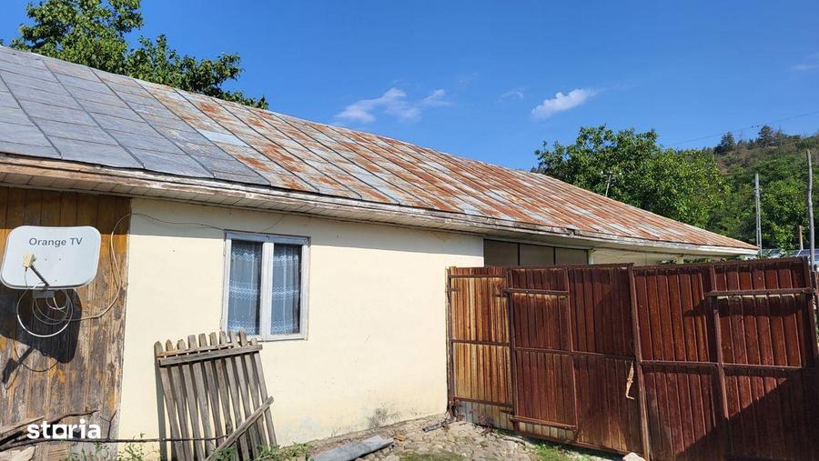 Casă cu 4 camere cu Teren 11287 Mp în Țifești