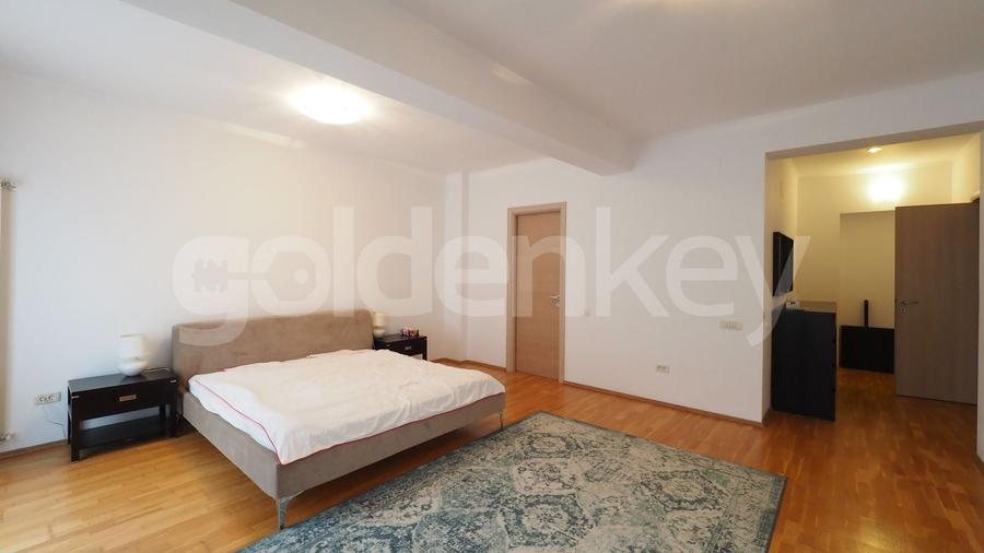 Penthouse cu 5 camere decomandat, mobilat în Șoseaua Nordului