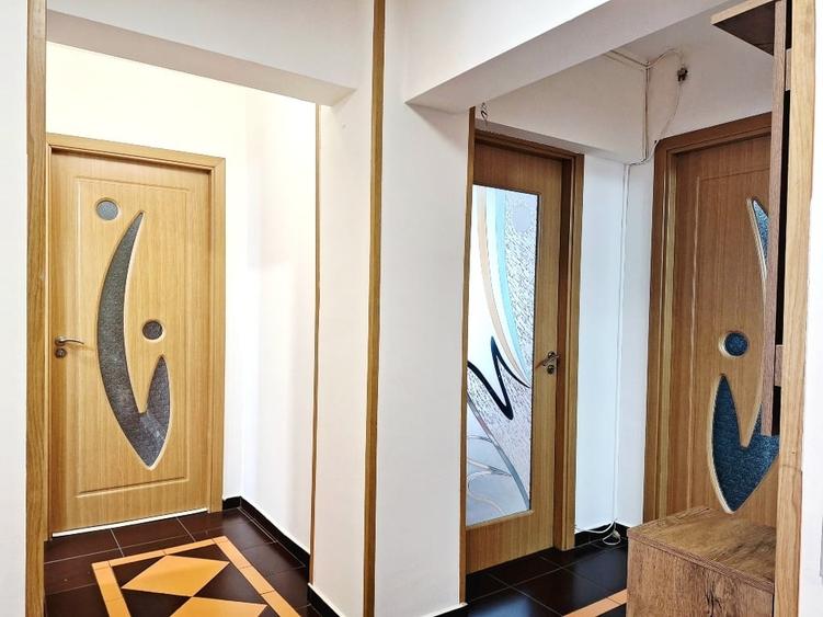 Apartament cu 3 camere decomandat, mobilat în Răcădău
