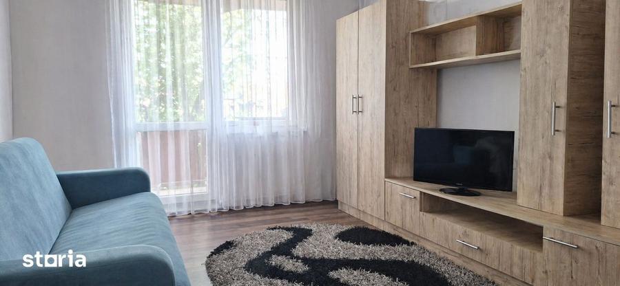 Apartament cu 3 camere decomandat în Tunari