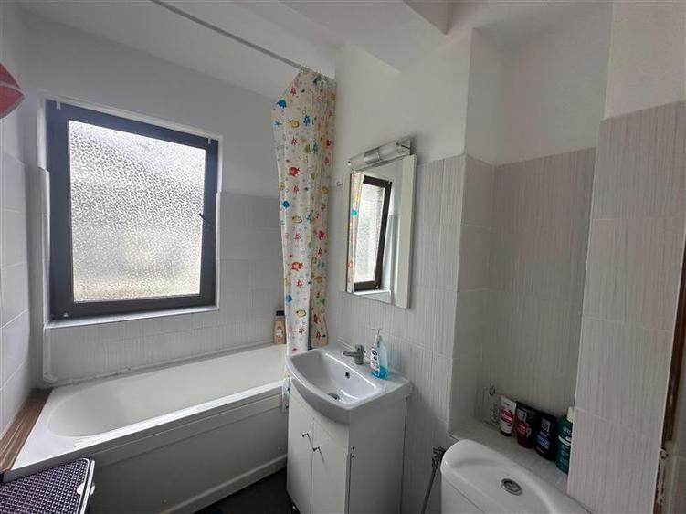 Apartament cu 2 camere decomandat în Aeroport