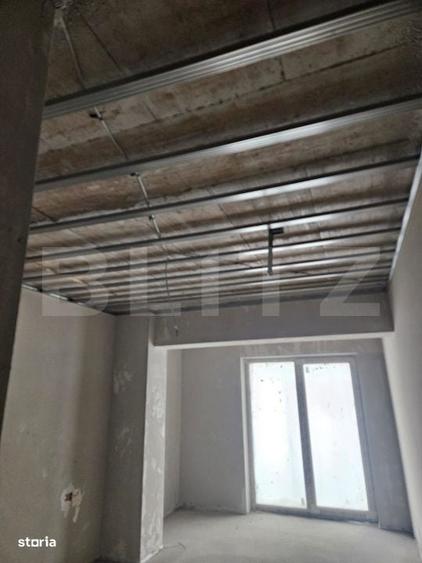 Apartament cu 3 camere decomandat în Tractorul