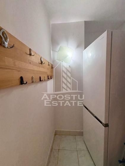 Apartament cu 3 camere decomandat, mobilat în Soarelui