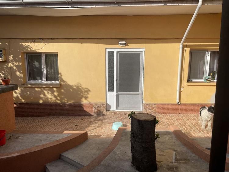 Casă cu 4 camere în E3