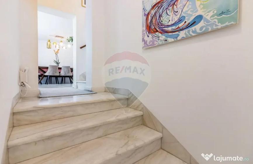 Casă cu 5 camere cu Teren 132 Mp în Domenii