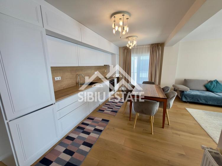 Penthouse cu 4 camere decomandat, mobilat în Periferie