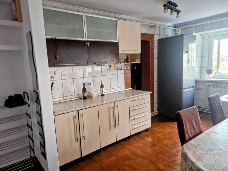 Apartament cu 3 camere decomandat în Ultracentral